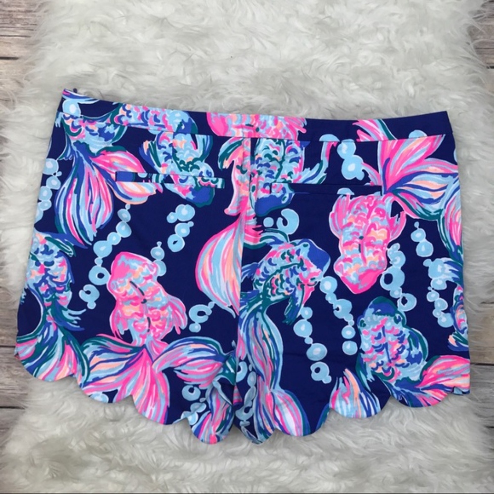 Magnolia Scallop Hem Short